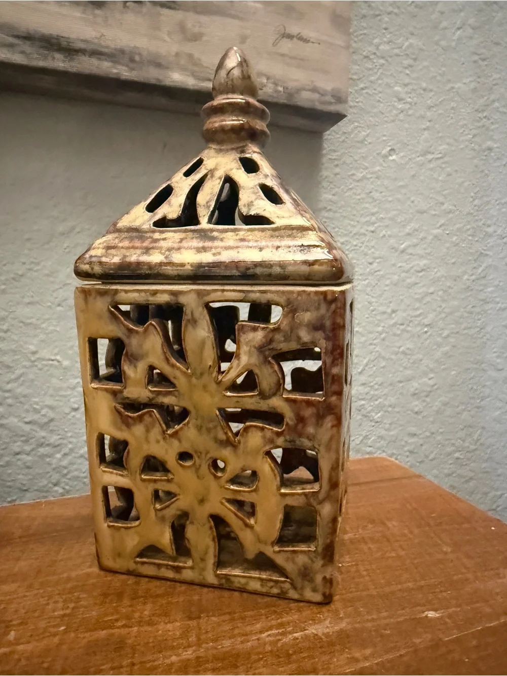 Pacific Rim Ceramic Lattice Lantern Candle Holder (Pattern 4009-B)